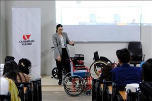 Tekerlekli Sandalye Kullanımı ve Güvenli Transfer Eğitimi